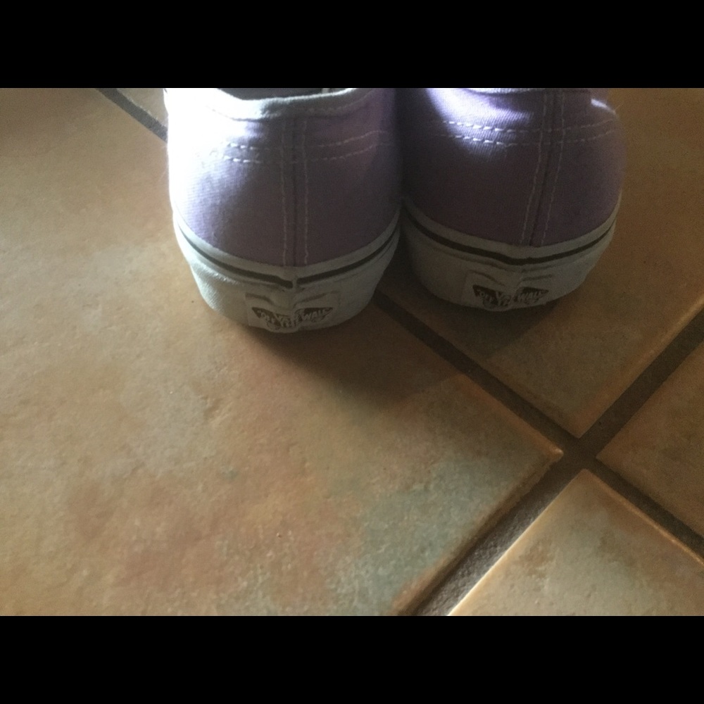 Vans - Picture 3 of 4